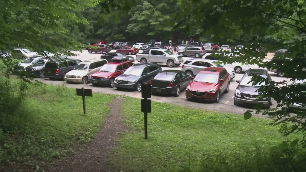 Laurel Falls Trail Parking